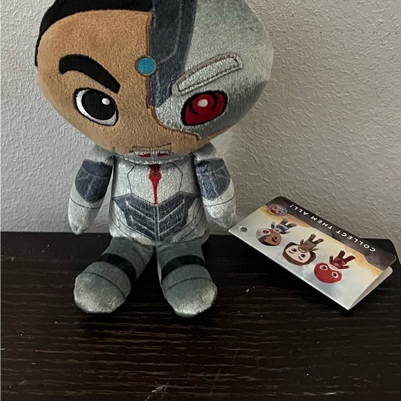 Justice League hero plushie - Picture 1 of 3
